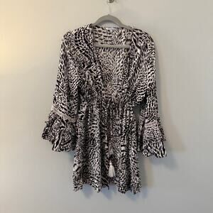 Blue Island Black and White Ruffled Bell Sleeve Adjustable Coverup size Large